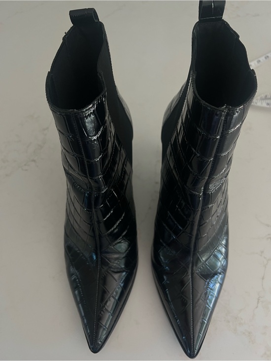 42 GOLD Shoes - 42 Gold Black Croc Embossed Chelsea Ankle Boots Pointed Toe Stiletto Heel 11